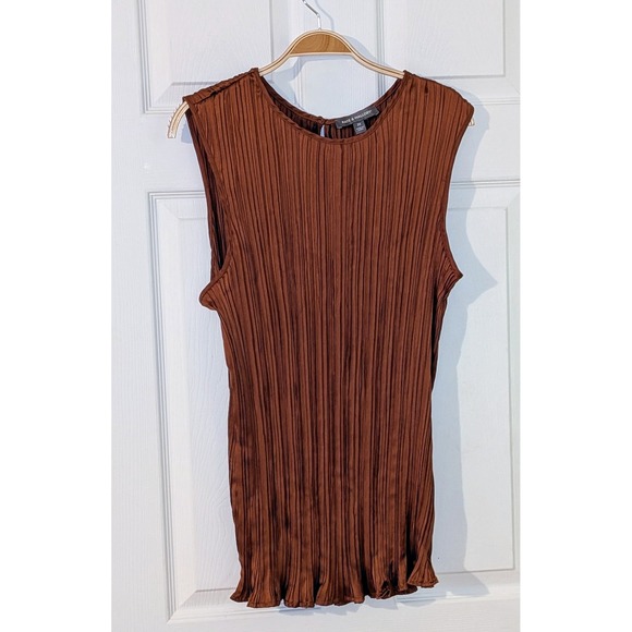 Kate & Mallory 2X Brown Sleeveless Pleated Top Crew Neck Stretch Blouse NWOT - Picture 1 of 8